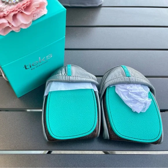 🥿 BNIB Metallic Pewter Tieks 🥿 - Picture 3 of 5